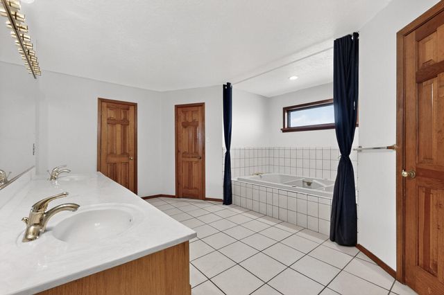 507 Zartman Road SW, Albuquerque, NM 87105