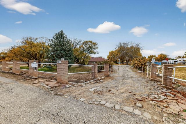 507 Zartman Road SW, Albuquerque, NM 87105