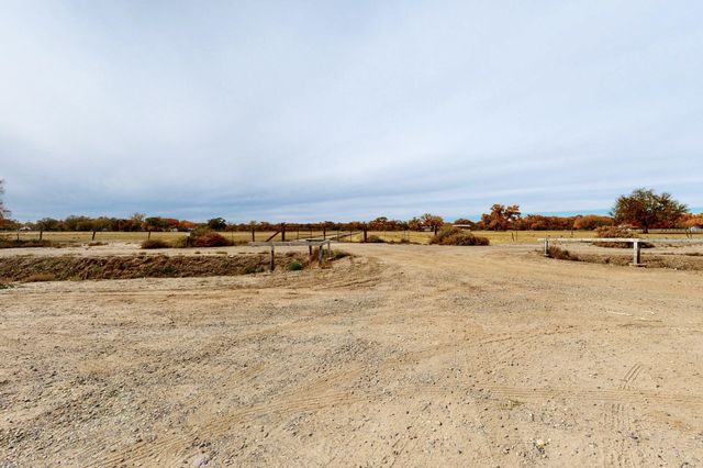 507 Zartman Road SW, Albuquerque, NM 87105