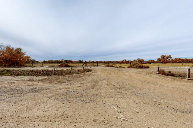 507 Zartman Road SW, Albuquerque, NM 87105