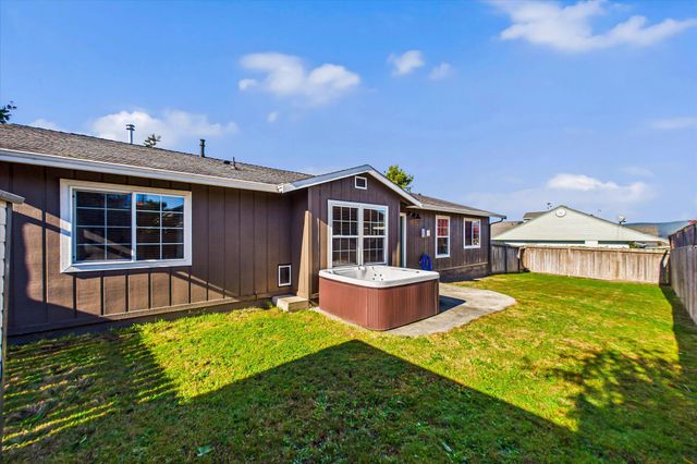 1845 Thelma Street, Fortuna, CA 95540
