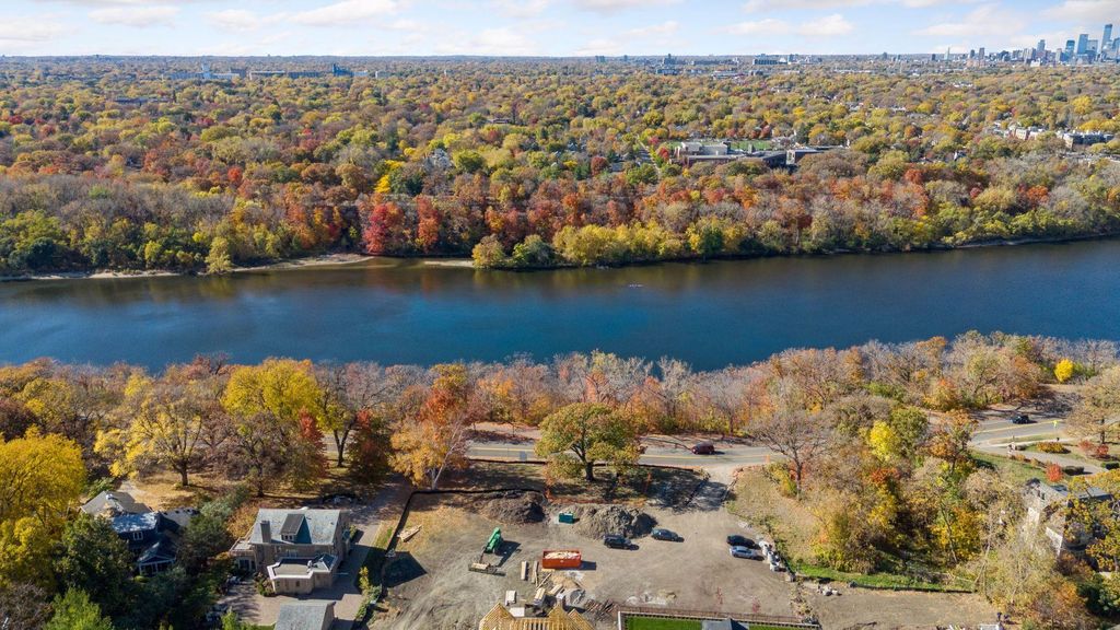 104 Mississippi River Boulevard N, Saint Paul, MN 55104