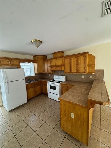 2020 N Aruba Drive, Edinburg, TX 78541