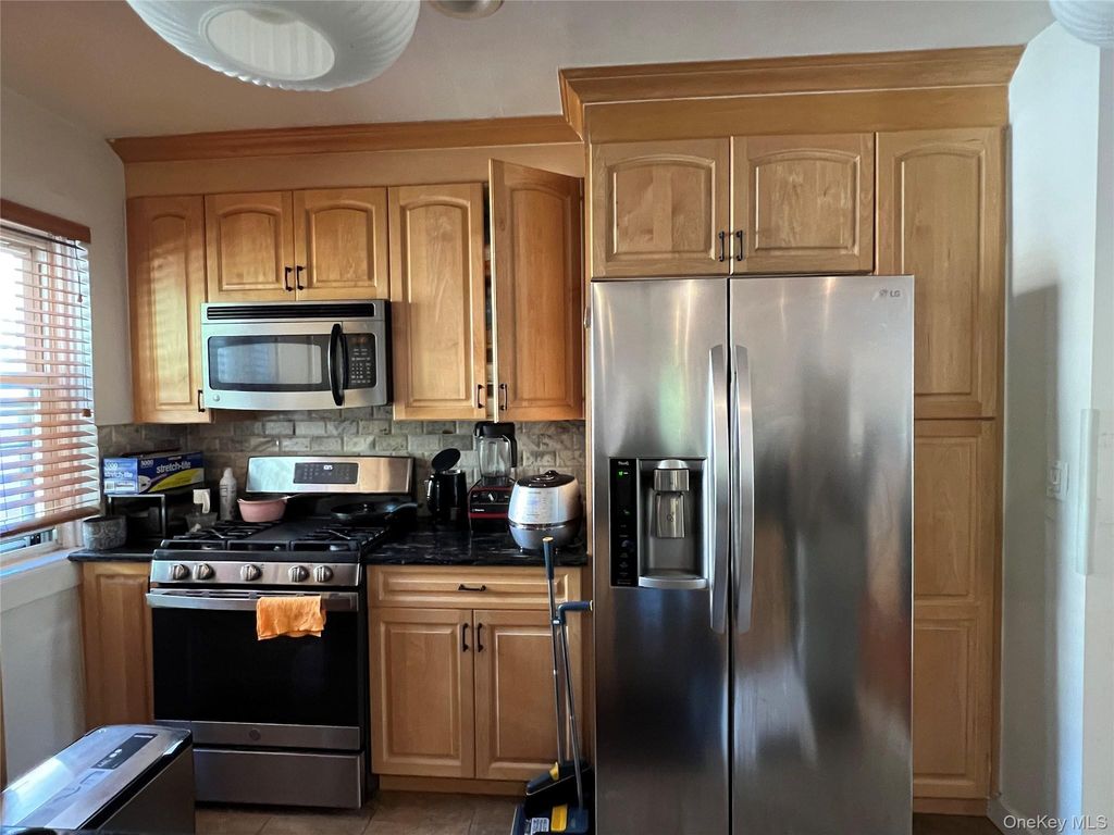 36-30 213th Street 2B, Bayside, NY 11361 — exterior