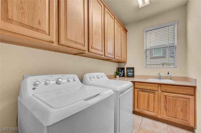 4636 Riva De Romanza Street, Las Vegas, NV 89135