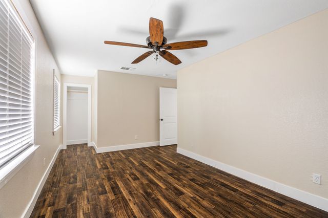 4600 Hunters Glen Court, Granbury, TX 76048