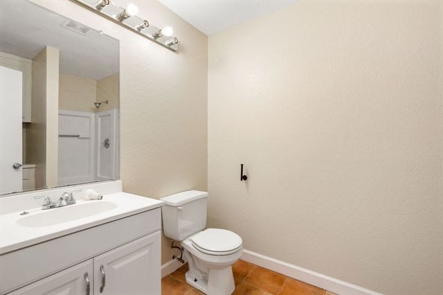 4600 Hunters Glen Court, Granbury, TX 76048