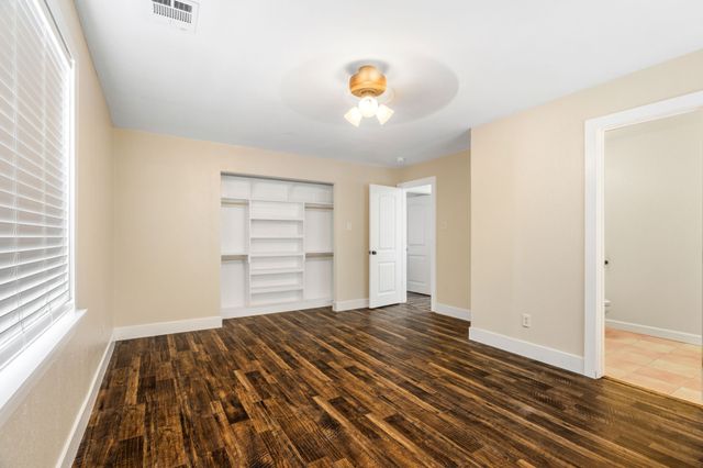 4600 Hunters Glen Court, Granbury, TX 76048