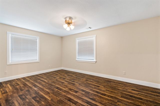 4600 Hunters Glen Court, Granbury, TX 76048