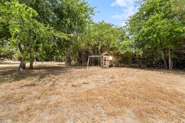4600 Hunters Glen Court, Granbury, TX 76048