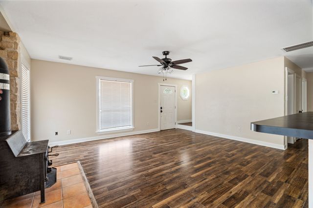 4600 Hunters Glen Court, Granbury, TX 76048