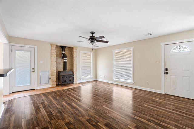 4600 Hunters Glen Court, Granbury, TX 76048