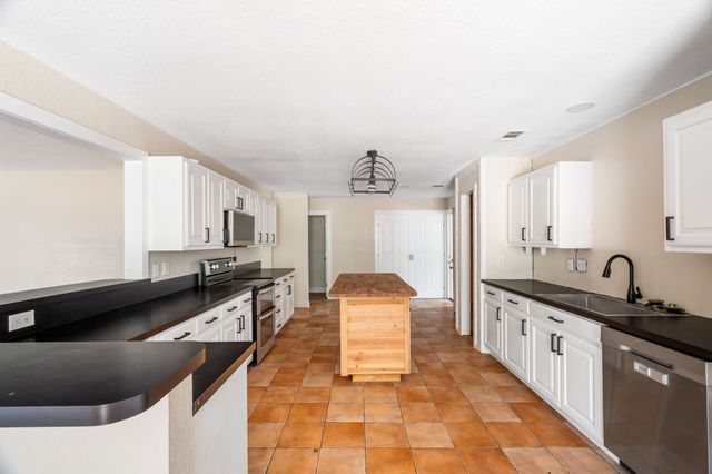 4600 Hunters Glen Court, Granbury, TX 76048