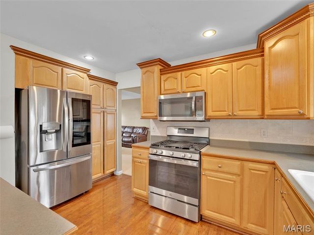 34 Shadow Creek Drive, St Peters, MO 63376