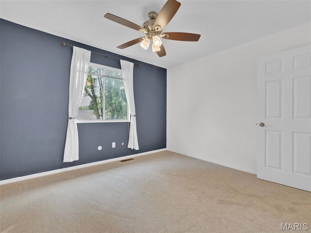 34 Shadow Creek Drive, St Peters, MO 63376
