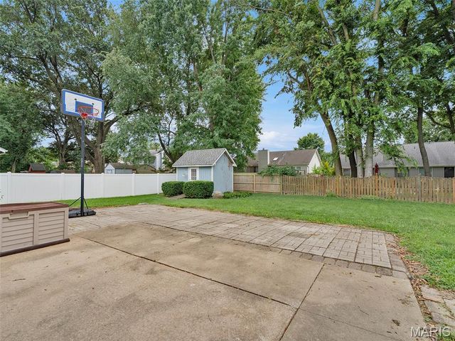 34 Shadow Creek Drive, St Peters, MO 63376