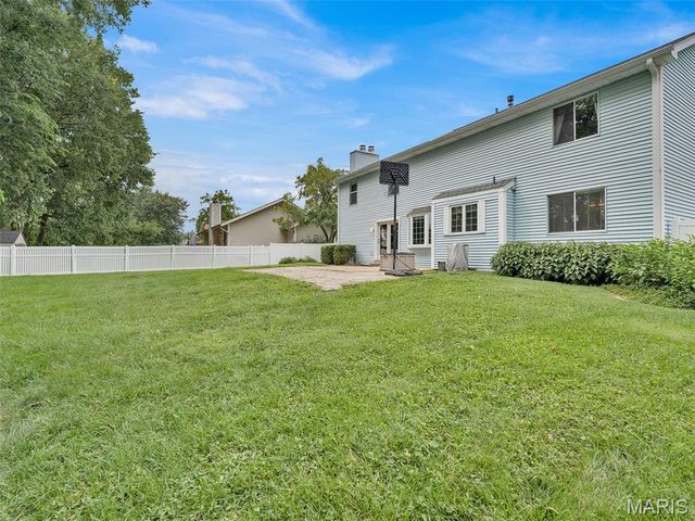 34 Shadow Creek Drive, St Peters, MO 63376