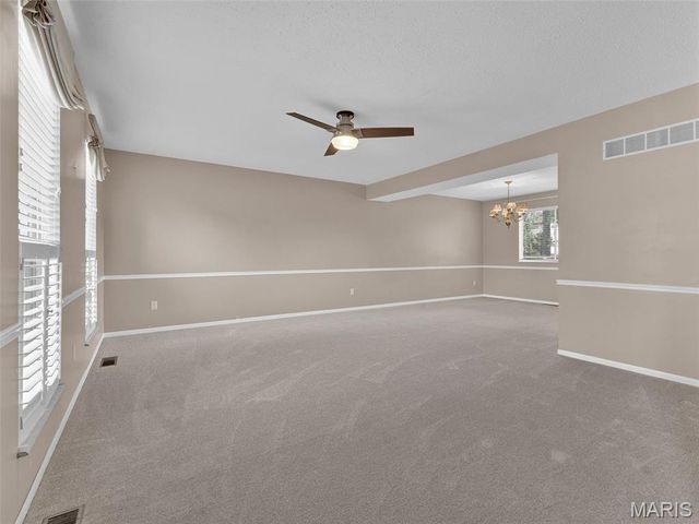 34 Shadow Creek Drive, St Peters, MO 63376