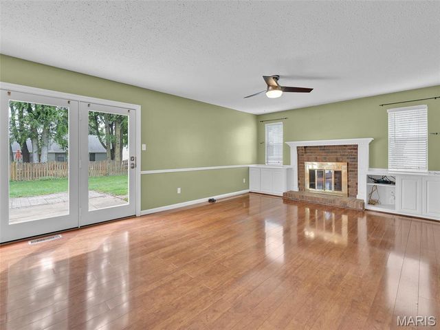 34 Shadow Creek Drive, St Peters, MO 63376
