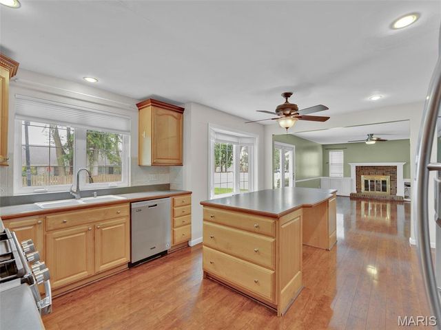 34 Shadow Creek Drive, St Peters, MO 63376