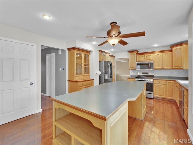 34 Shadow Creek Drive, St Peters, MO 63376