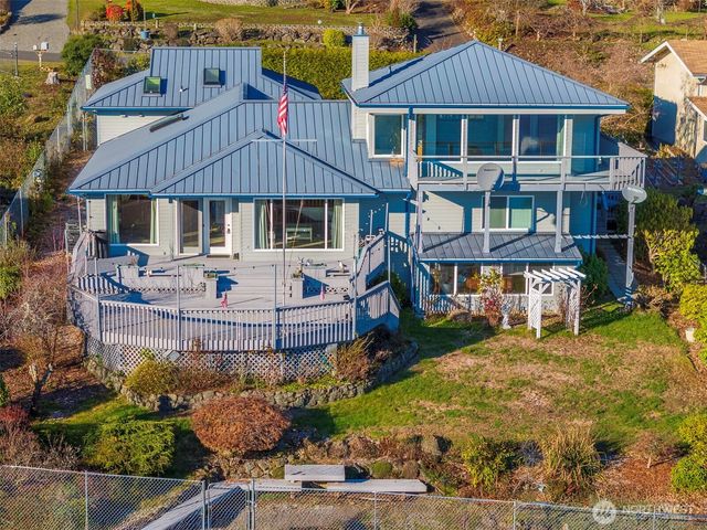 81 Seamount Drive, Brinnon, WA 98320