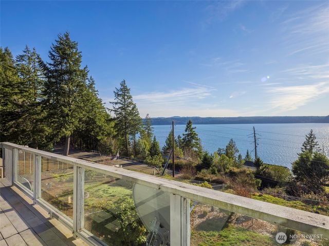 81 Seamount Drive, Brinnon, WA 98320