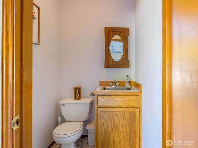 81 Seamount Drive, Brinnon, WA 98320