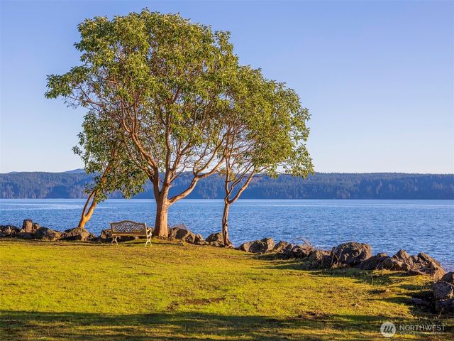 81 Seamount Drive, Brinnon, WA 98320