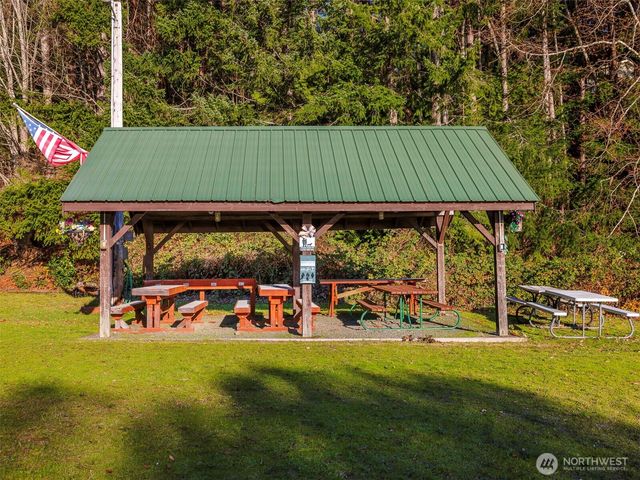 81 Seamount Drive, Brinnon, WA 98320