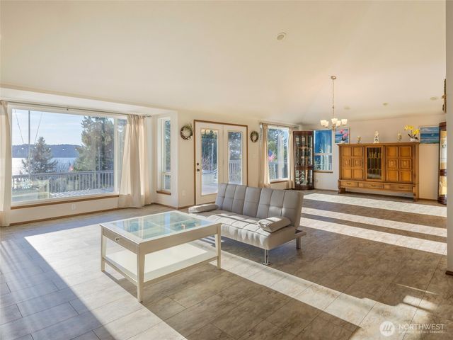 81 Seamount Drive, Brinnon, WA 98320