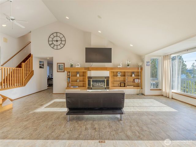 81 Seamount Drive, Brinnon, WA 98320