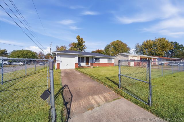 1607 A And M Drive, Okmulgee, OK 74447