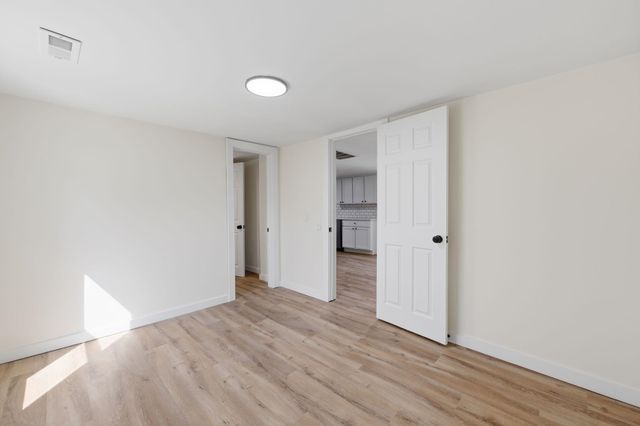 735 N Doris St, Wichita, KS 67212