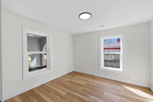 735 N Doris St, Wichita, KS 67212