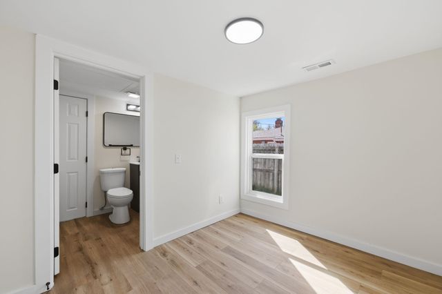 735 N Doris St, Wichita, KS 67212