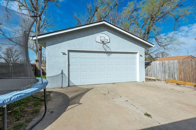 735 N Doris St, Wichita, KS 67212