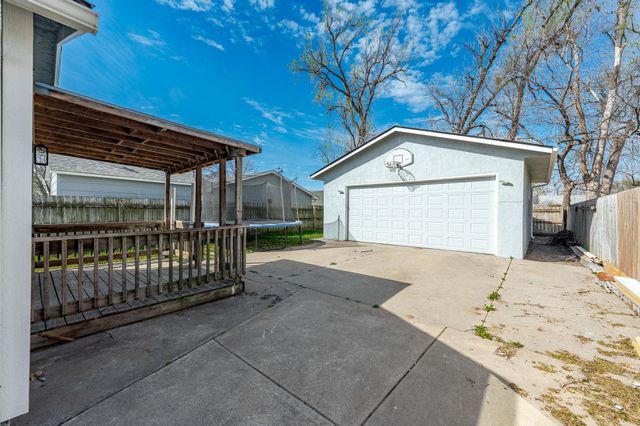 735 N Doris St, Wichita, KS 67212