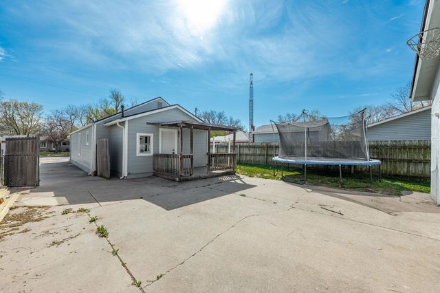 735 N Doris St, Wichita, KS 67212