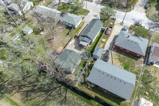 735 N Doris St, Wichita, KS 67212