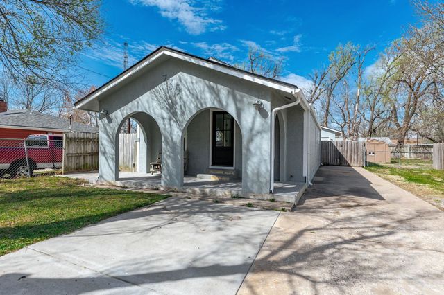 735 N Doris St, Wichita, KS 67212
