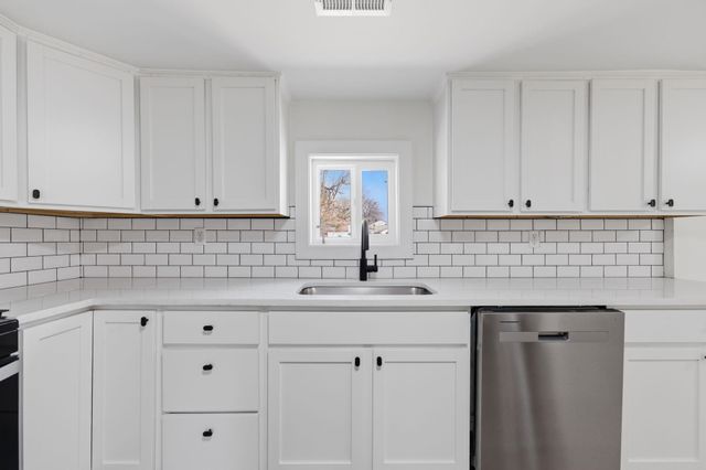 735 N Doris St, Wichita, KS 67212