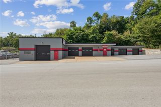 952 W Pittsburgh Street, Hempfield Twp, PA 15601