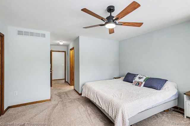 3172 Shadow Brook Lane, Pinckney, MI 48169