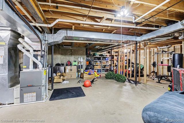 3172 Shadow Brook Lane, Pinckney, MI 48169