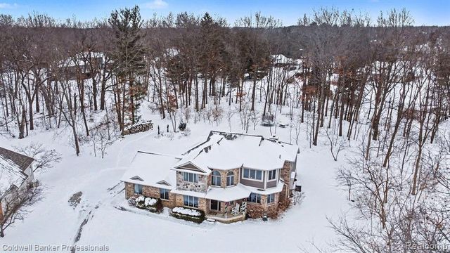 3172 Shadow Brook Lane, Pinckney, MI 48169