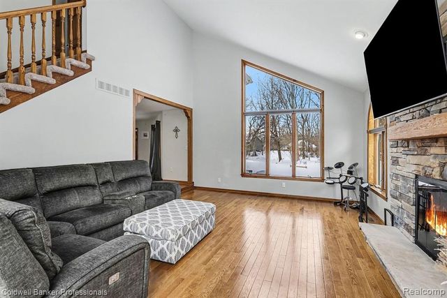 3172 Shadow Brook Lane, Pinckney, MI 48169