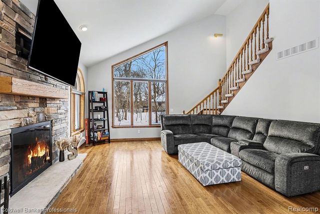 3172 Shadow Brook Lane, Pinckney, MI 48169