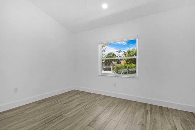 245 SW 20TH Street, Fort Lauderdale, FL 33315