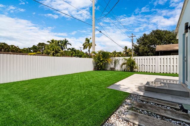245 SW 20TH Street, Fort Lauderdale, FL 33315